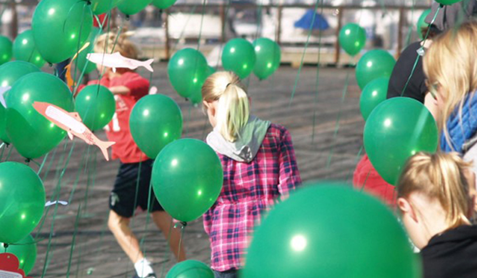 2011_balloons_public_space_installation